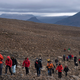 Los asistentes van llegando al lugar de la ceremonia que tuvo lugar el 18 de agosto por la muerte del glaciar Okjökull .
Foto: Felipe Dana (AP)